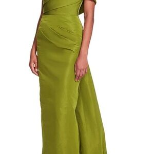 Elegant Green Evening Gown
